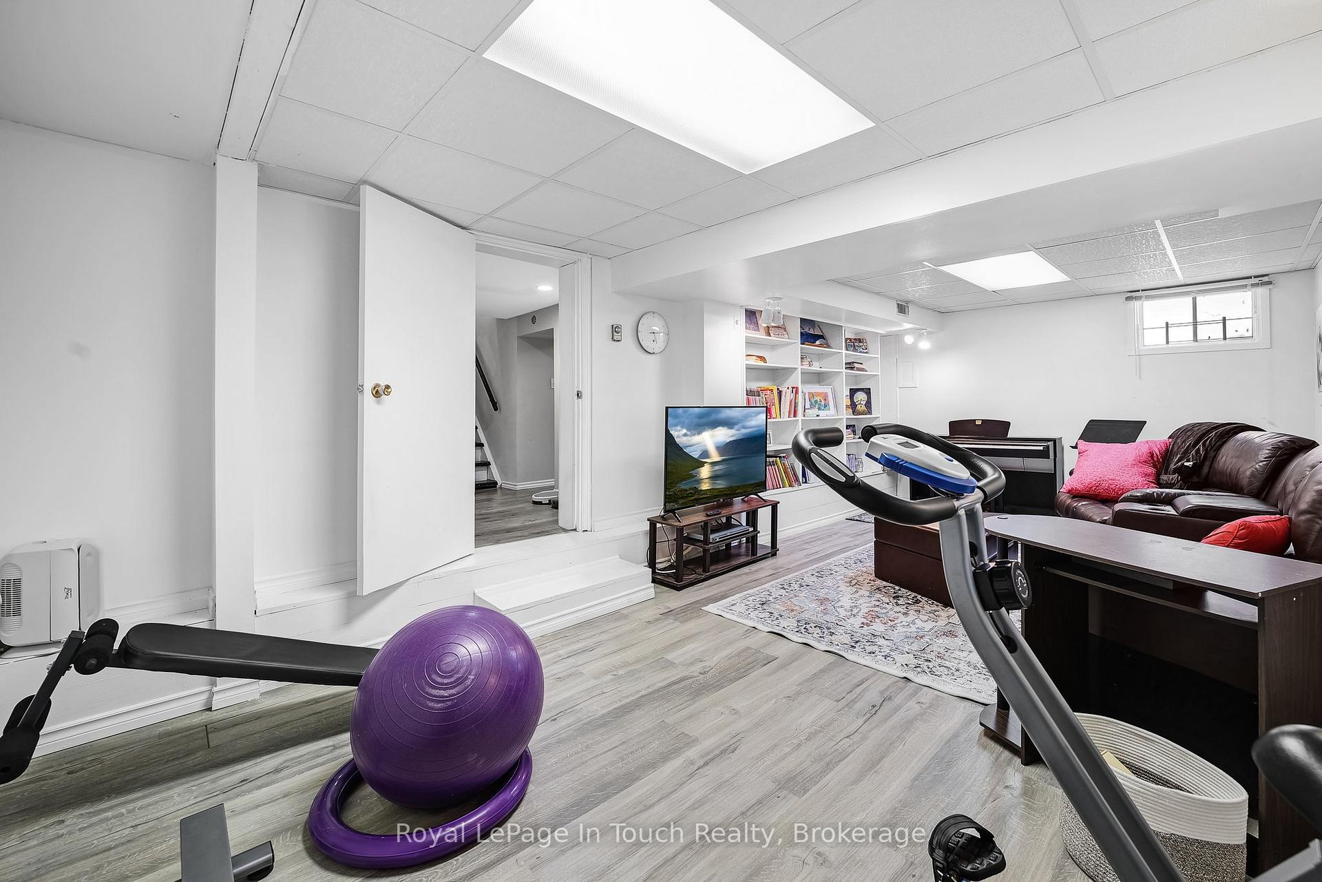 Photo 26 of 294 Eighth Street, Midland — HOMEH