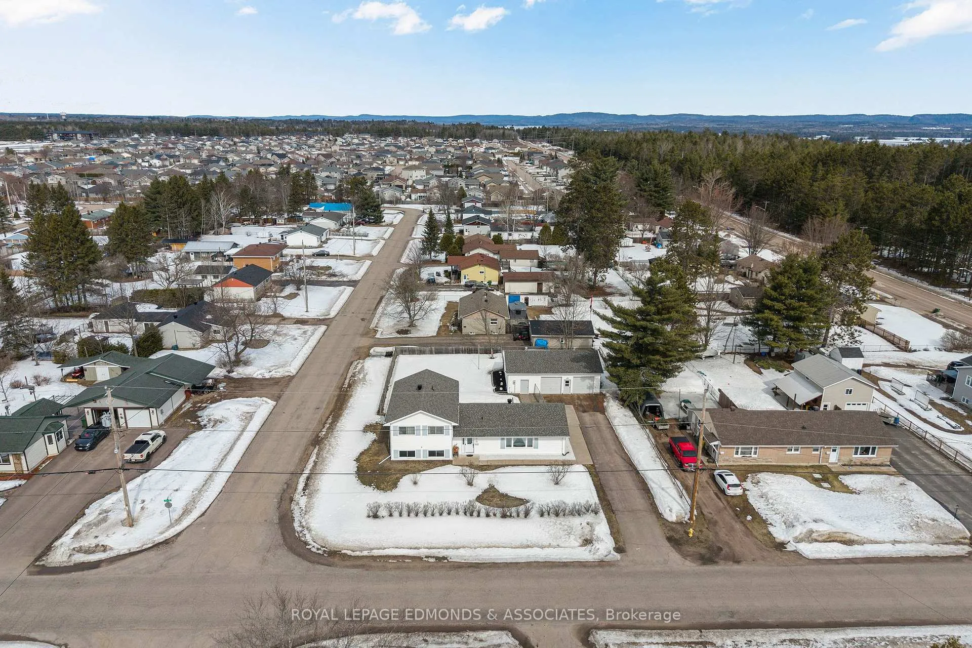Photo 59 of 31 Silke Drive, Petawawa — HOMEH
