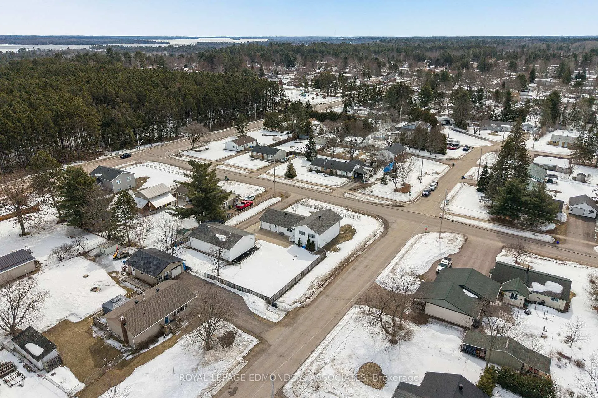 Photo 60 of 31 Silke Drive, Petawawa — HOMEH