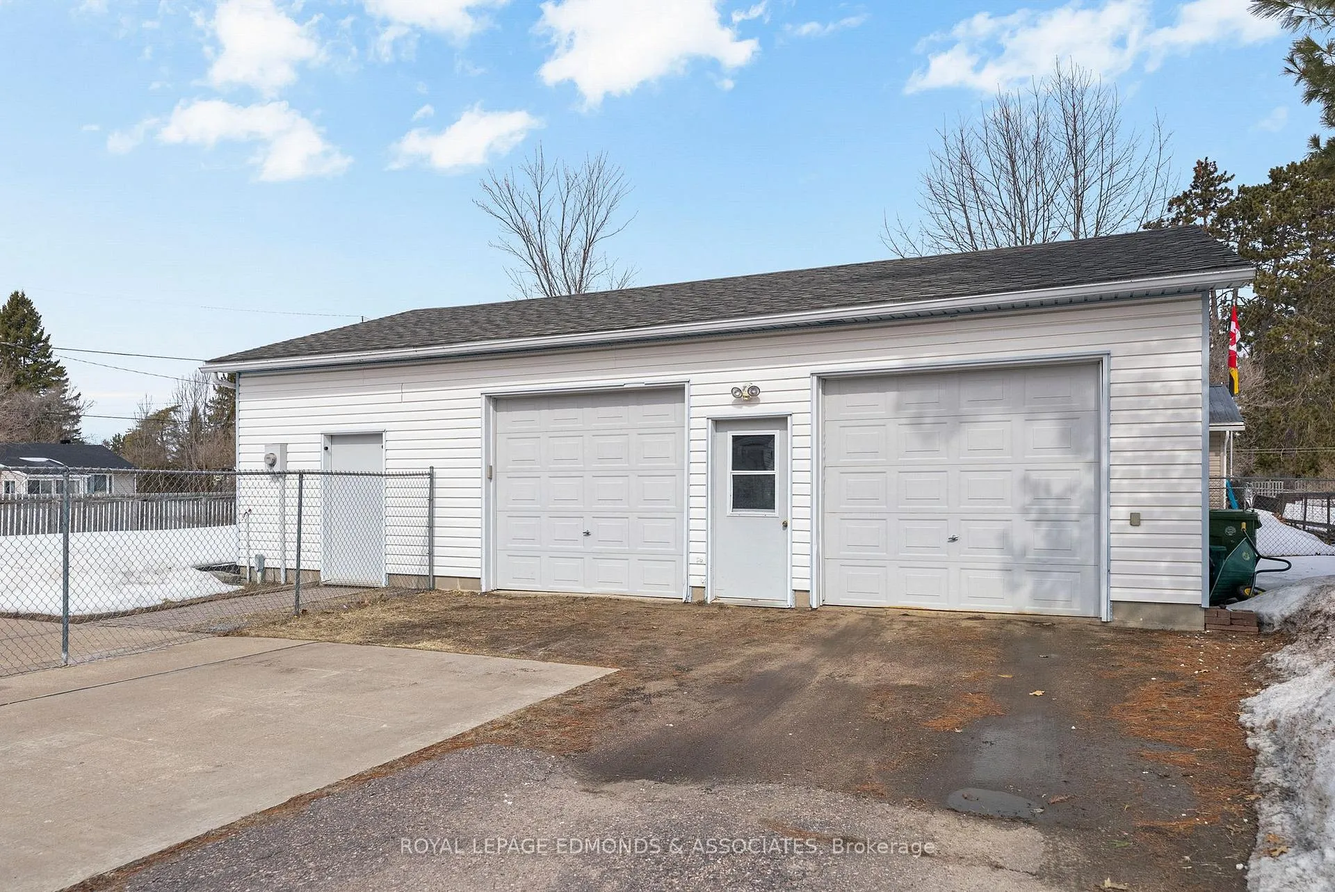 Photo 6 of 31 Silke Drive, Petawawa — HOMEH