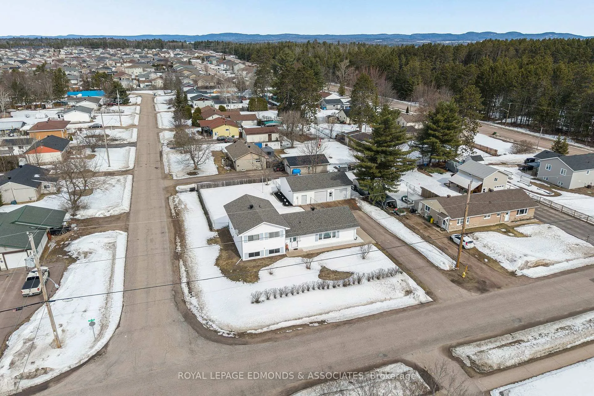 Photo 62 of 31 Silke Drive, Petawawa — HOMEH