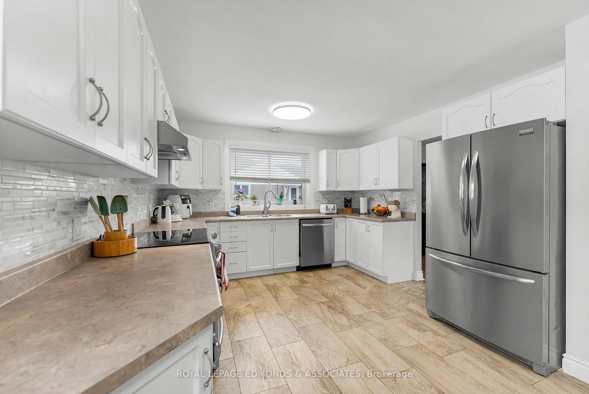 Photo 12 of 31 Silke Drive, Petawawa — HOMEH