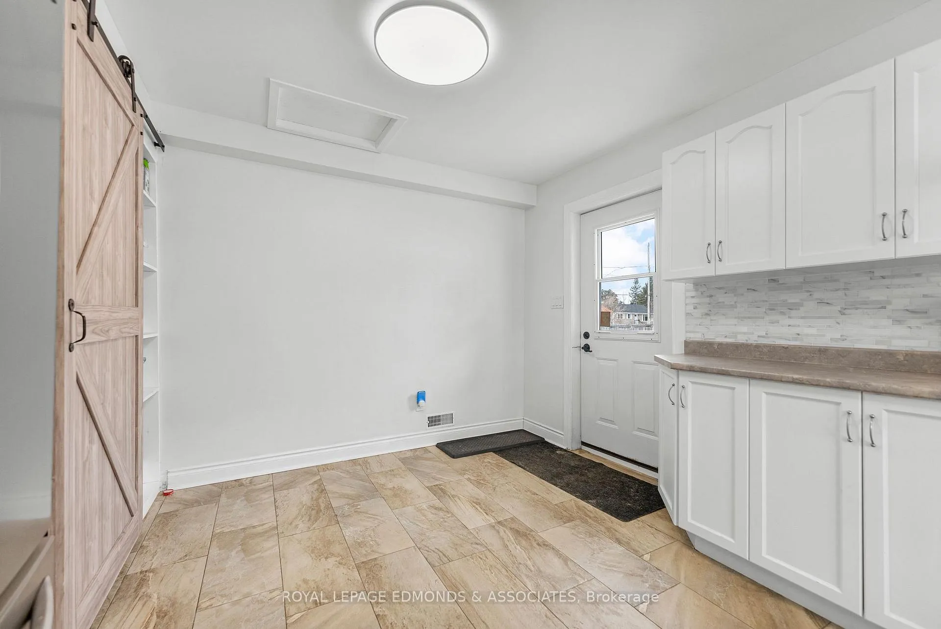 Photo 15 of 31 Silke Drive, Petawawa — HOMEH