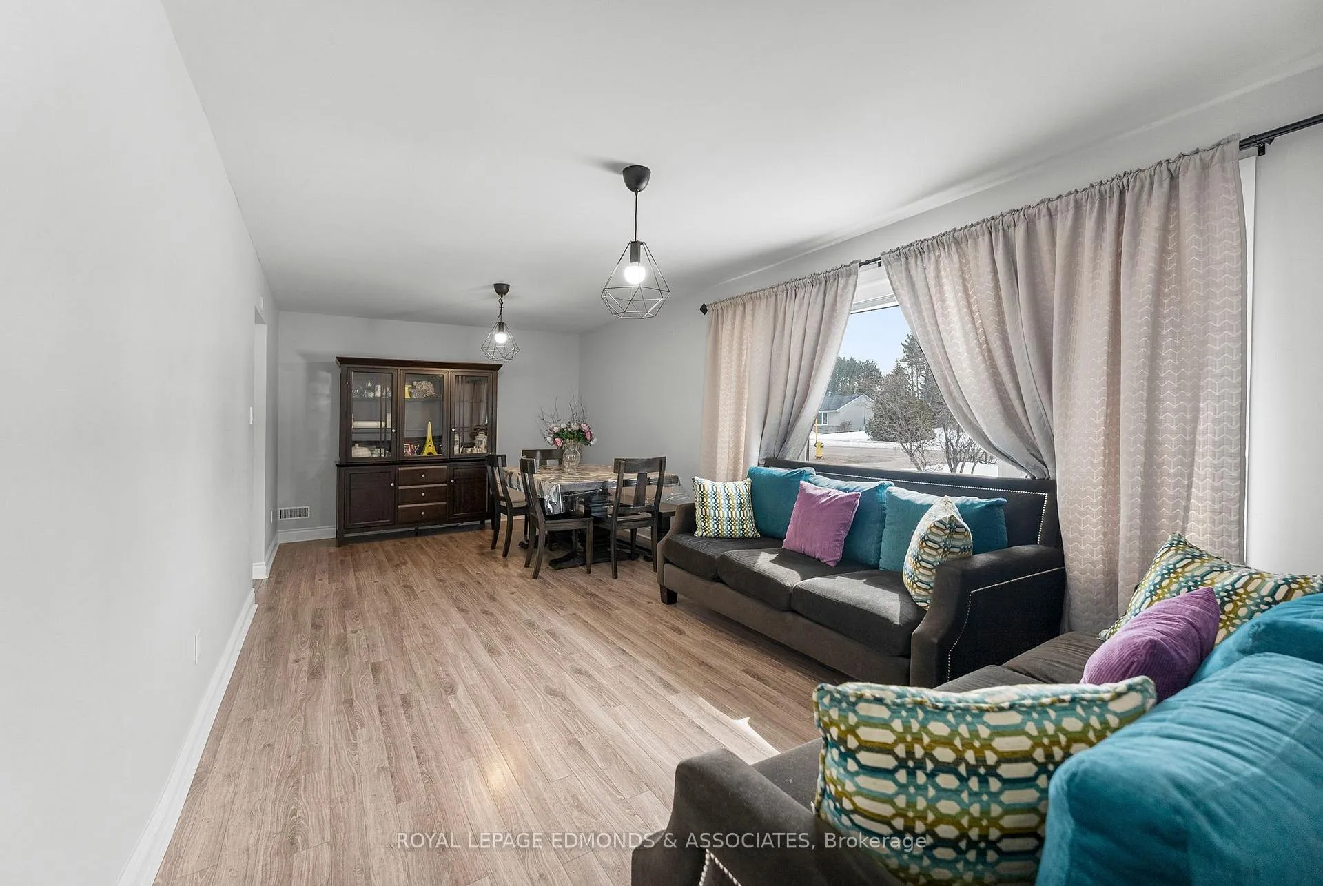Photo 17 of 31 Silke Drive, Petawawa — HOMEH