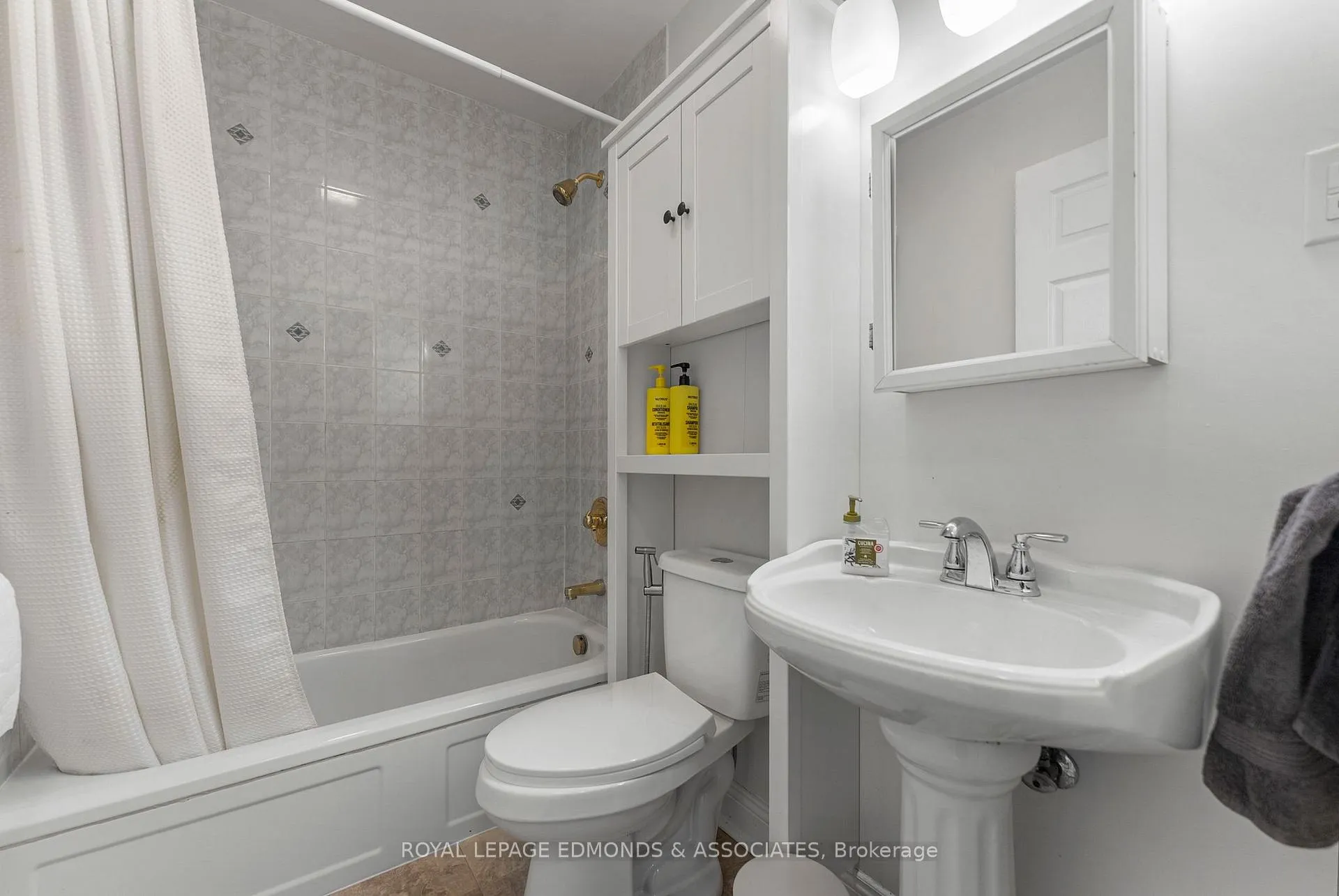 Photo 19 of 31 Silke Drive, Petawawa — HOMEH