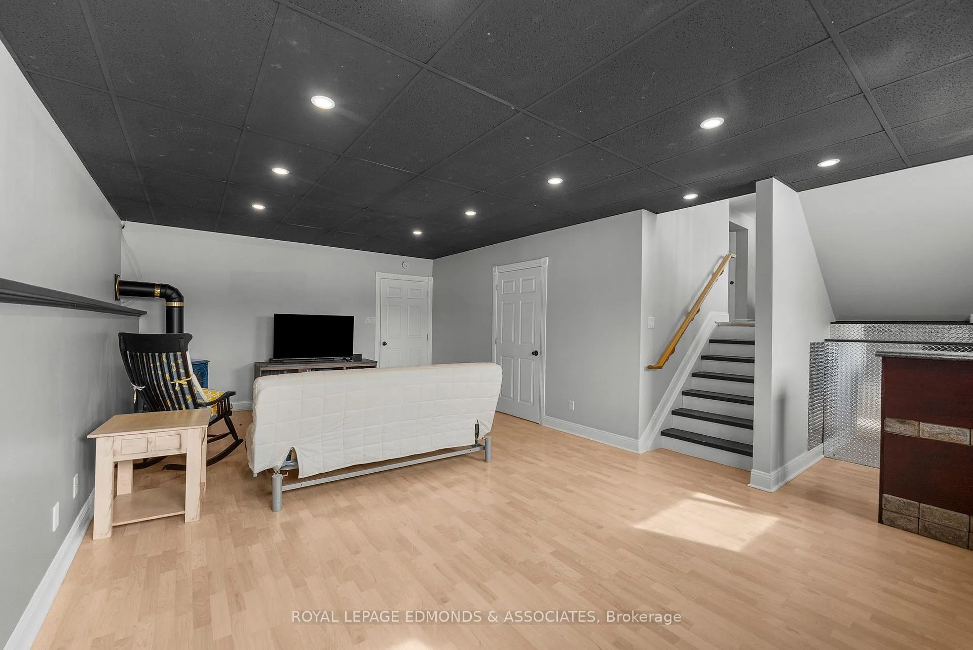 Photo 34 of 31 Silke Drive, Petawawa — HOMEH