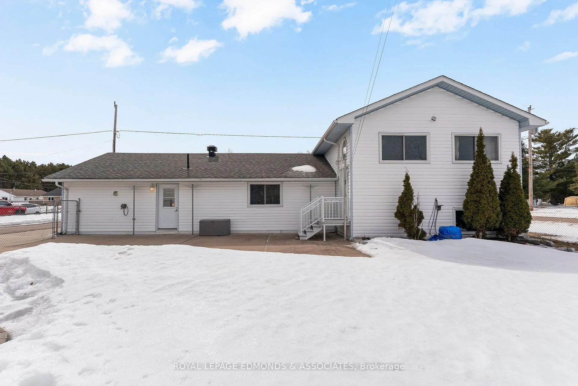 Photo 45 of 31 Silke Drive, Petawawa — HOMEH