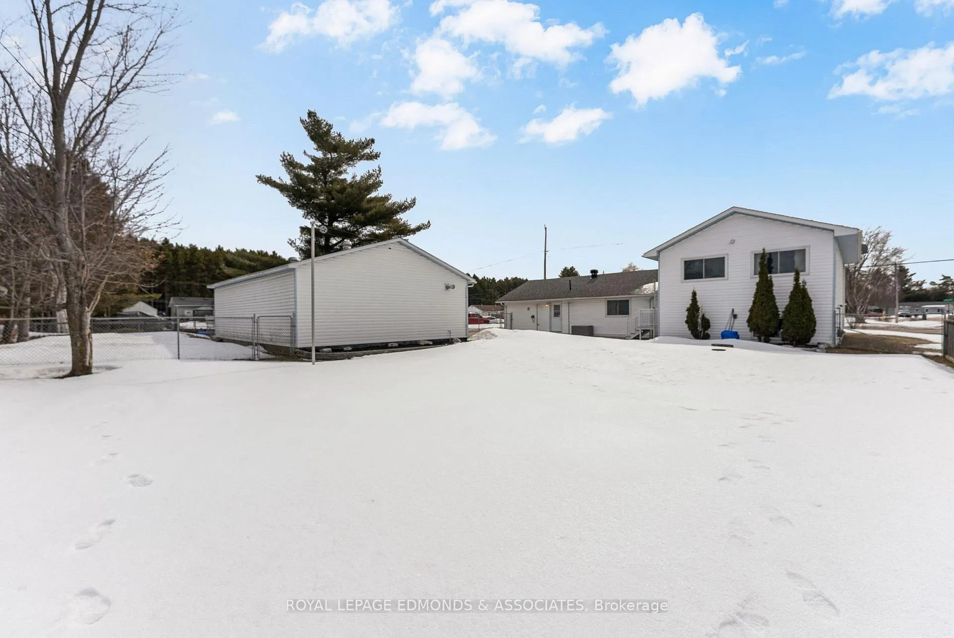 Photo 47 of 31 Silke Drive, Petawawa — HOMEH