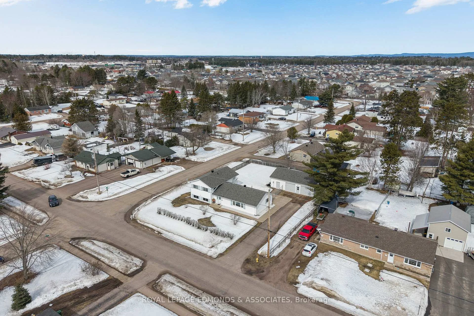 Photo 61 of 31 Silke Drive, Petawawa — HOMEH