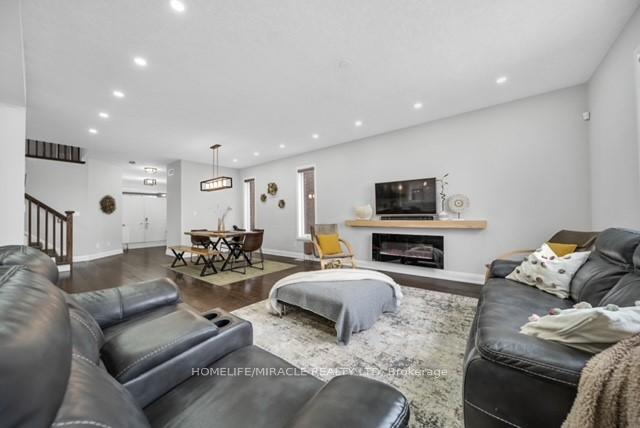 Photo 7 of 199 Forest Creek Drive, Kitchener — HOMEH