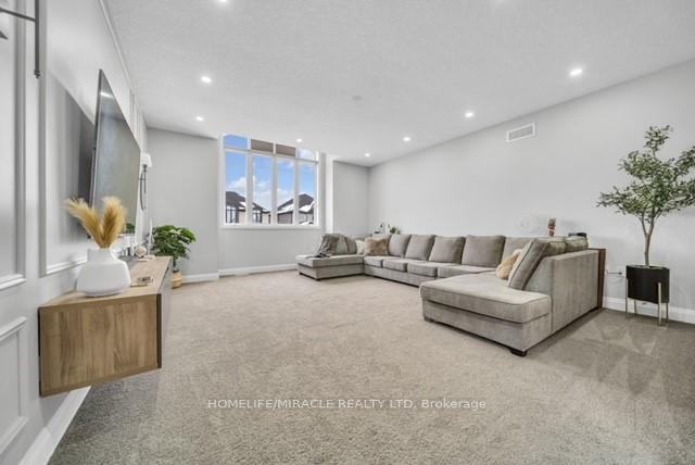 Photo 14 of 199 Forest Creek Drive, Kitchener — HOMEH
