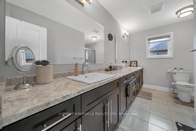 Photo 20 of 199 Forest Creek Drive, Kitchener — HOMEH