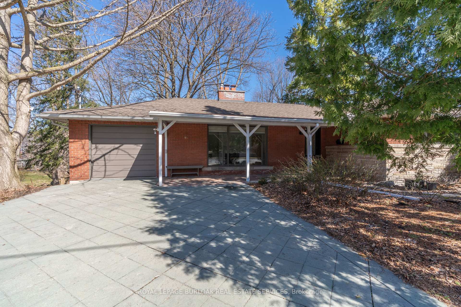 Photo 3 of 46 Osler Drive, Hamilton, Dundas — HOMEH