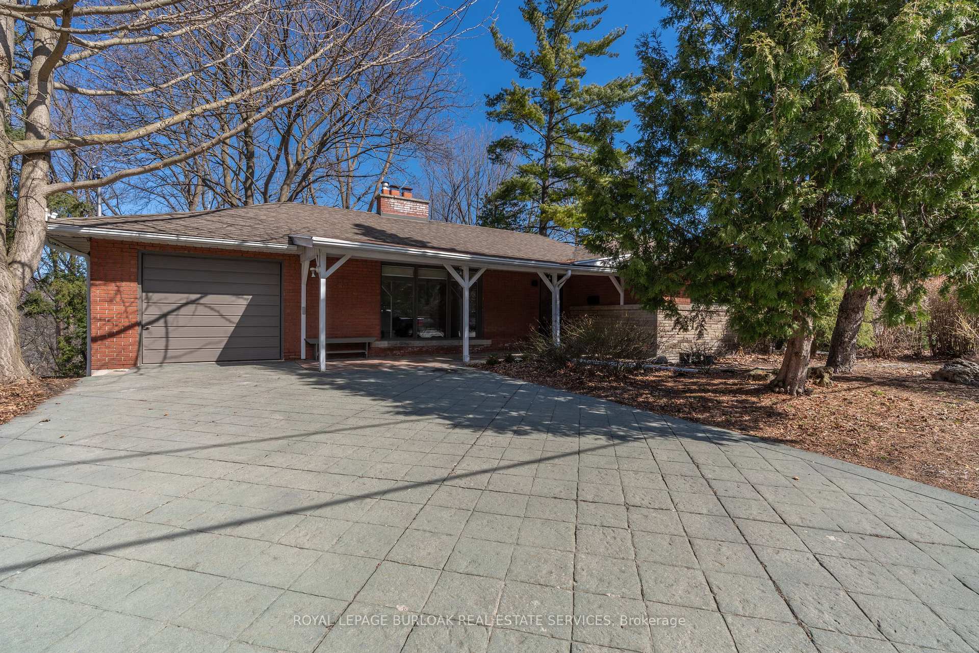 Photo 6 of 46 Osler Drive, Hamilton, Dundas — HOMEH