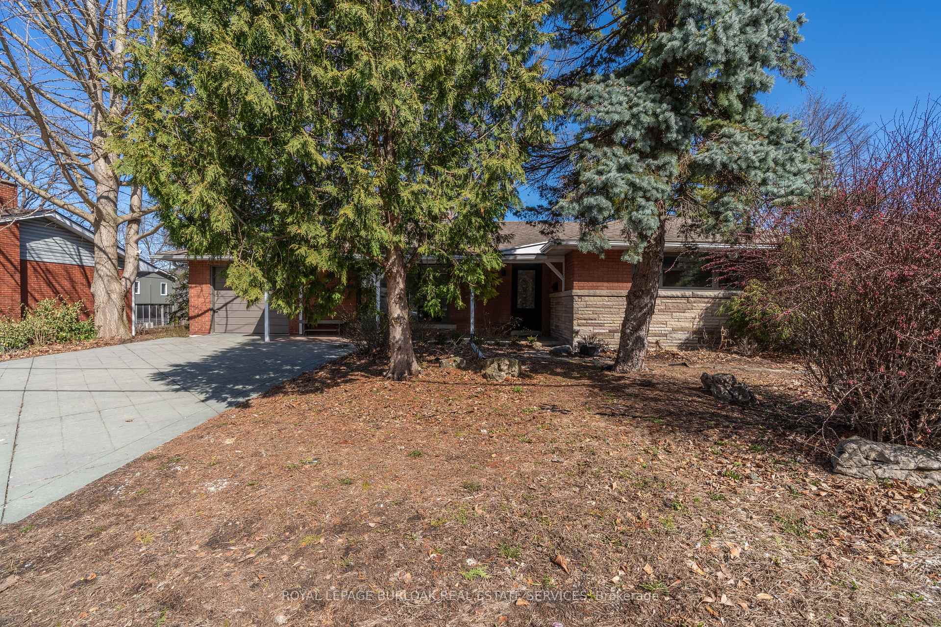 Photo 7 of 46 Osler Drive, Hamilton, Dundas — HOMEH