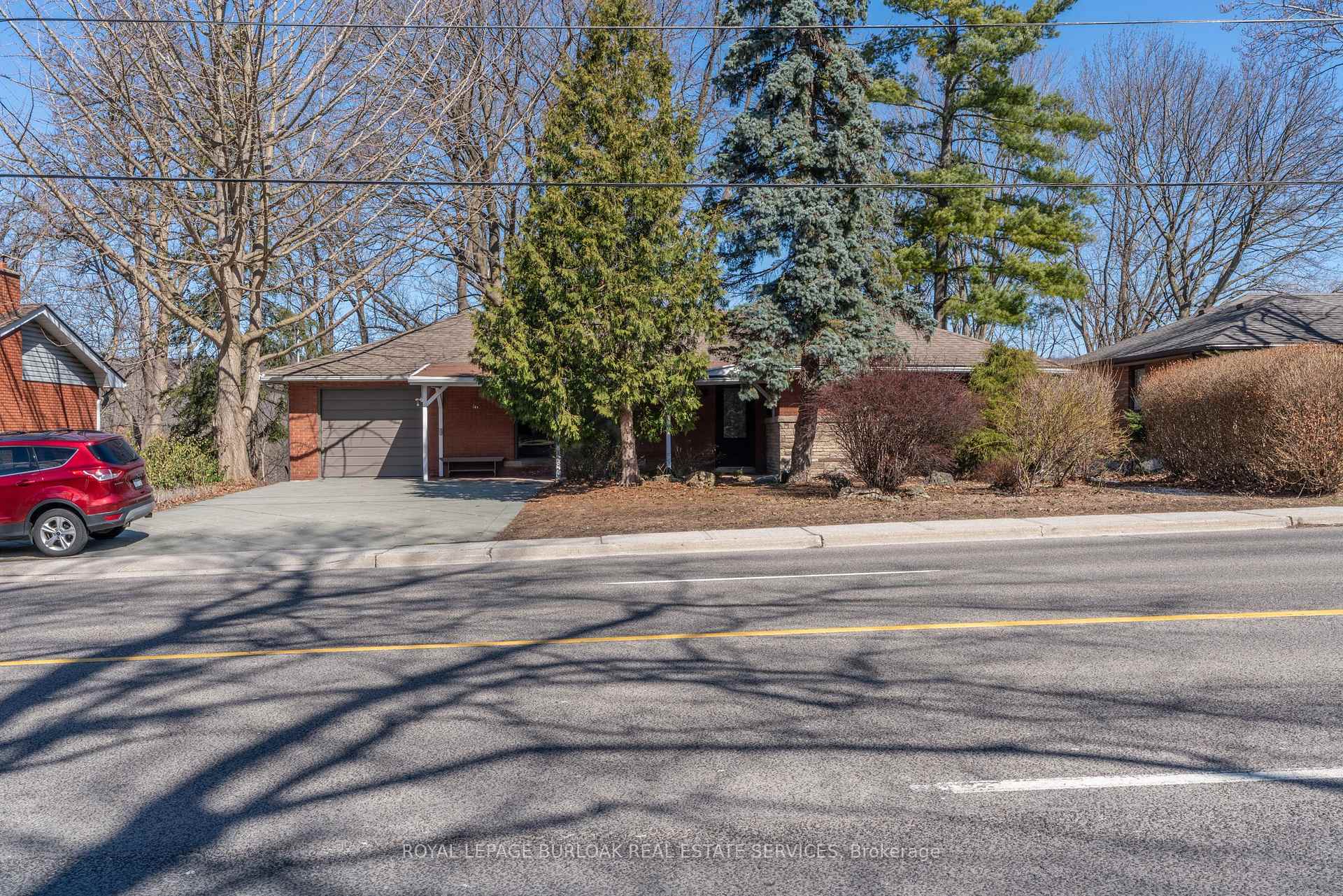 Photo 8 of 46 Osler Drive, Hamilton, Dundas — HOMEH