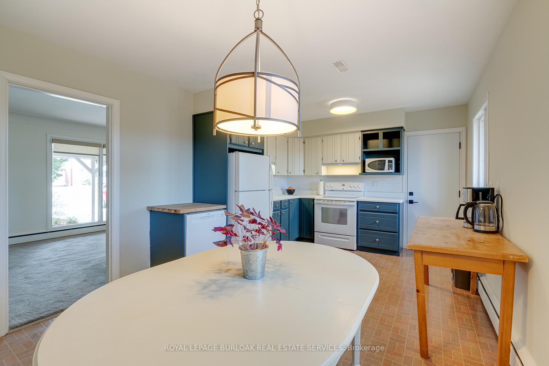 Photo 11 of 46 Osler Drive, Hamilton, Dundas — HOMEH