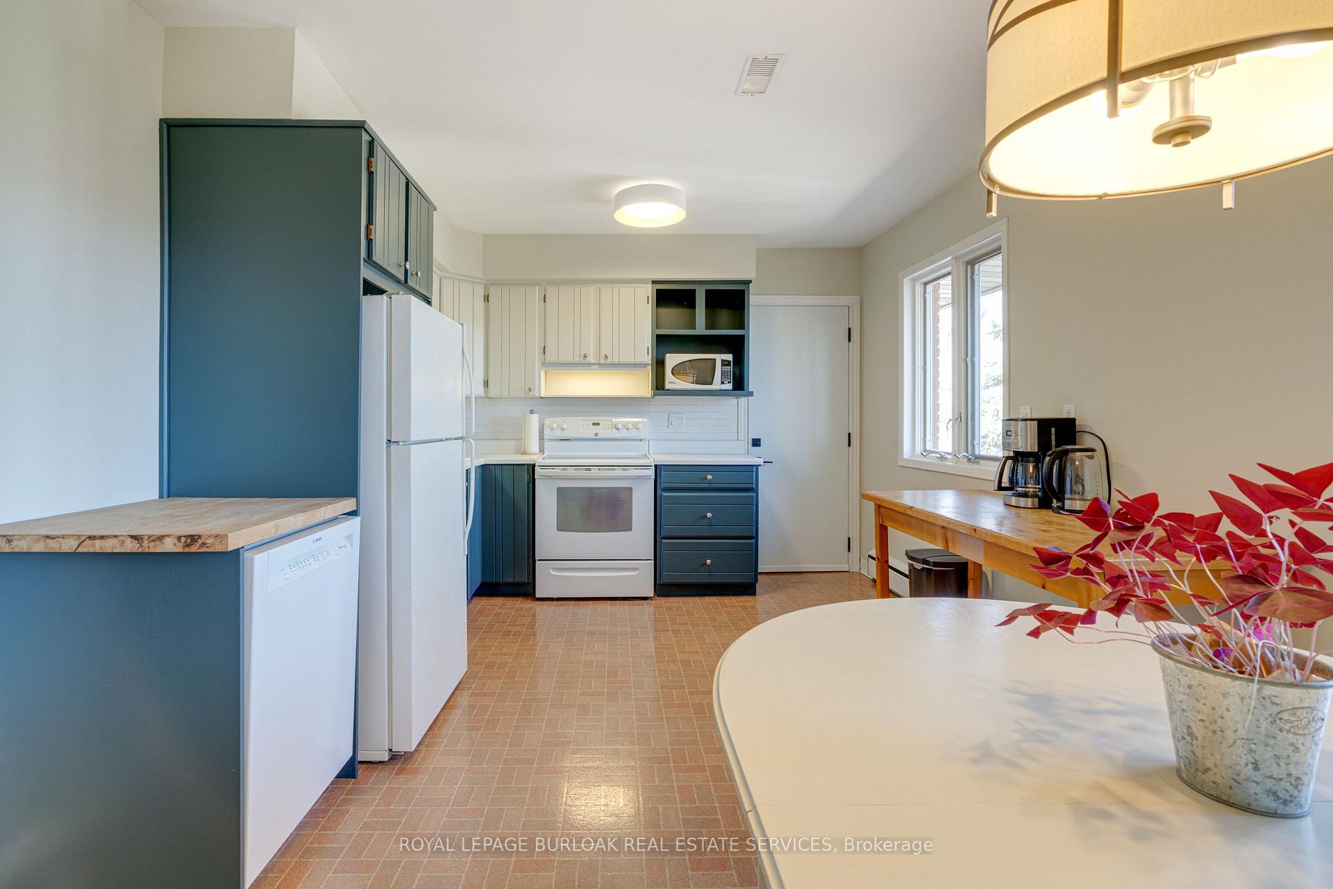 Photo 17 of 46 Osler Drive, Hamilton, Dundas — HOMEH