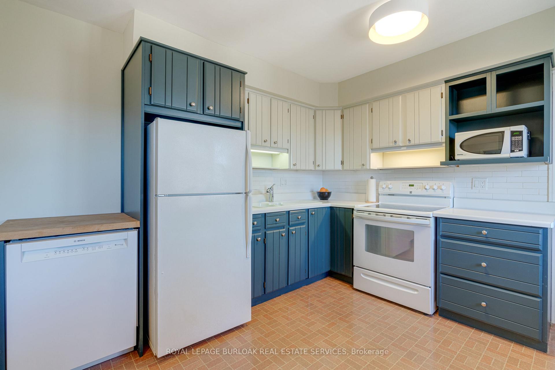 Photo 19 of 46 Osler Drive, Hamilton, Dundas — HOMEH