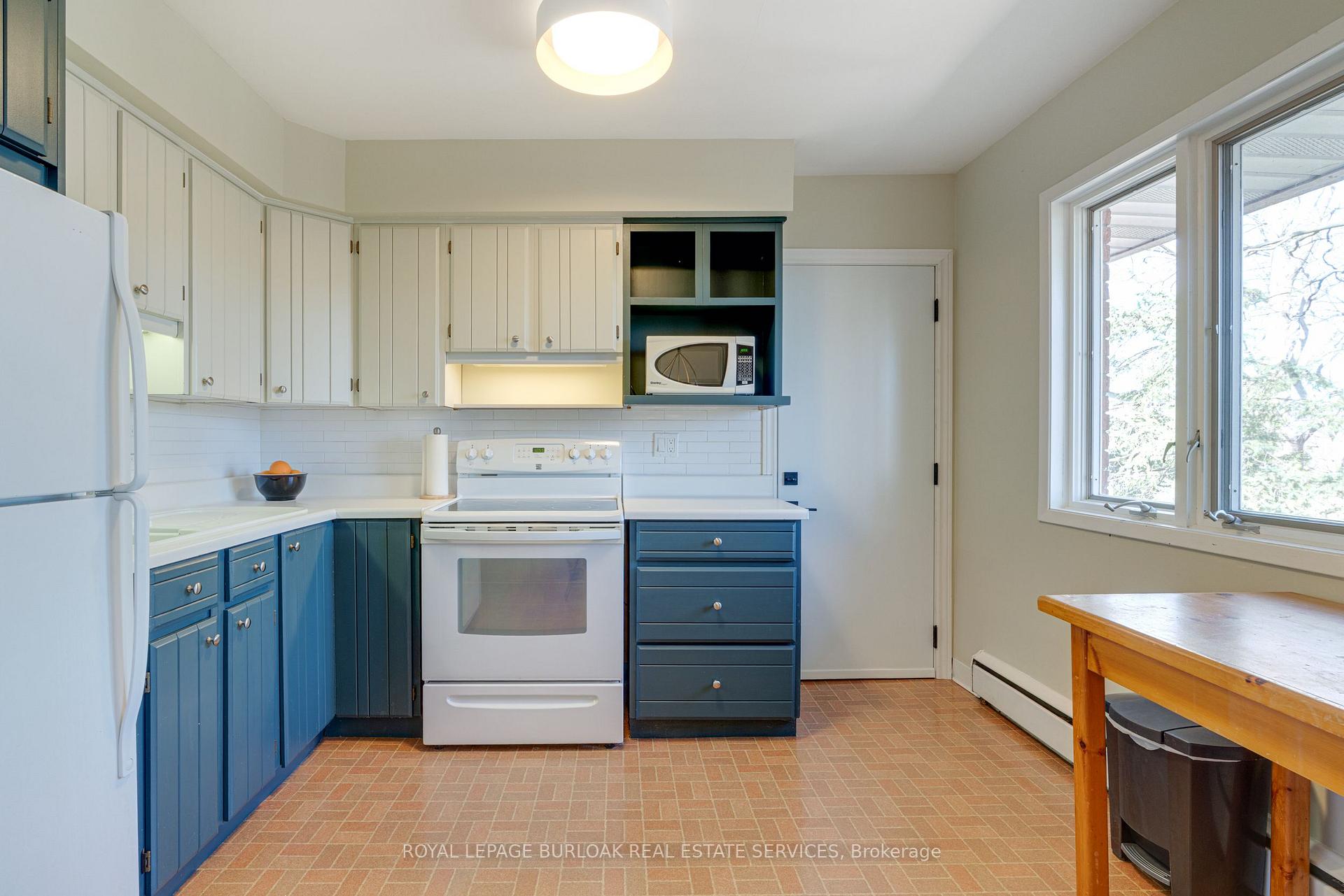 Photo 20 of 46 Osler Drive, Hamilton, Dundas — HOMEH
