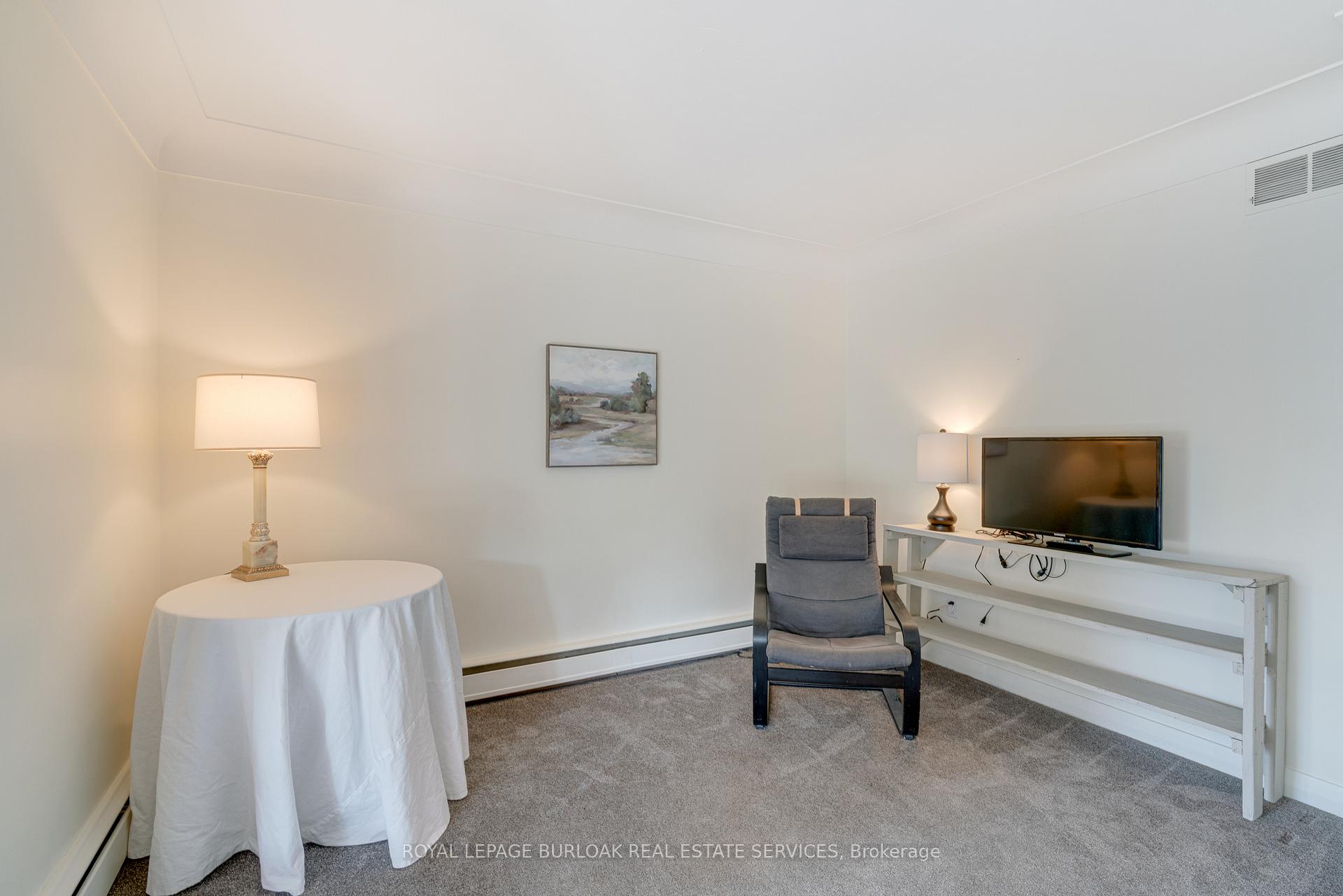 Photo 26 of 46 Osler Drive, Hamilton, Dundas — HOMEH