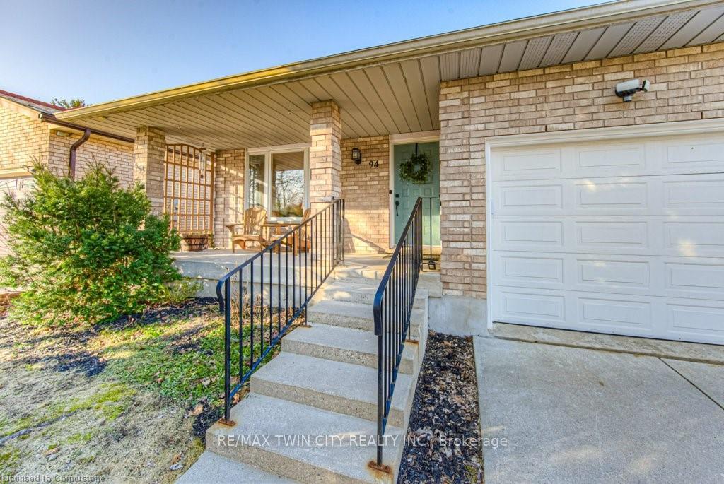 Photo 5 of 94 High Acres Crescent, Kitchener — HOMEH