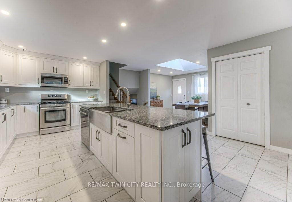 Photo 18 of 94 High Acres Crescent, Kitchener — HOMEH