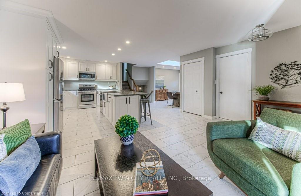 Photo 19 of 94 High Acres Crescent, Kitchener — HOMEH