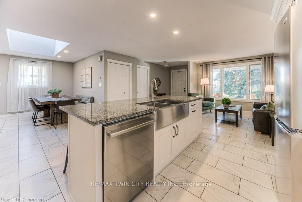 Photo 20 of 94 High Acres Crescent, Kitchener — HOMEH