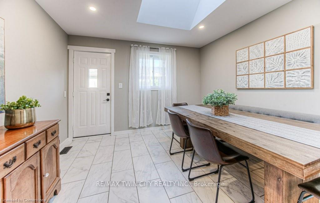 Photo 21 of 94 High Acres Crescent, Kitchener — HOMEH