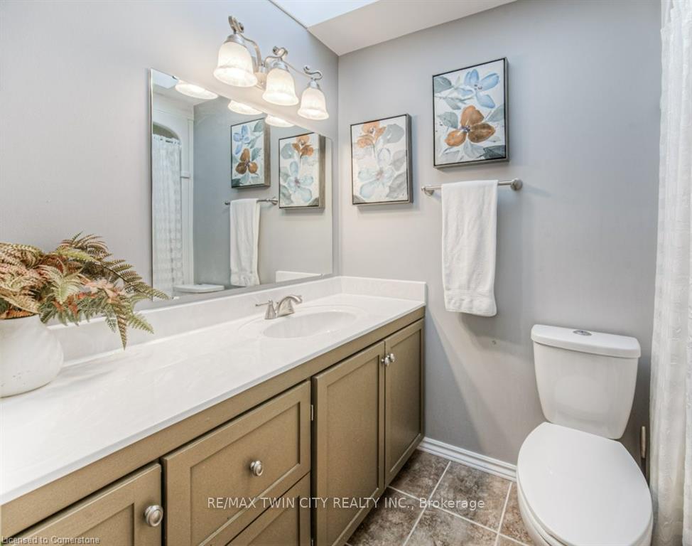 Photo 23 of 94 High Acres Crescent, Kitchener — HOMEH