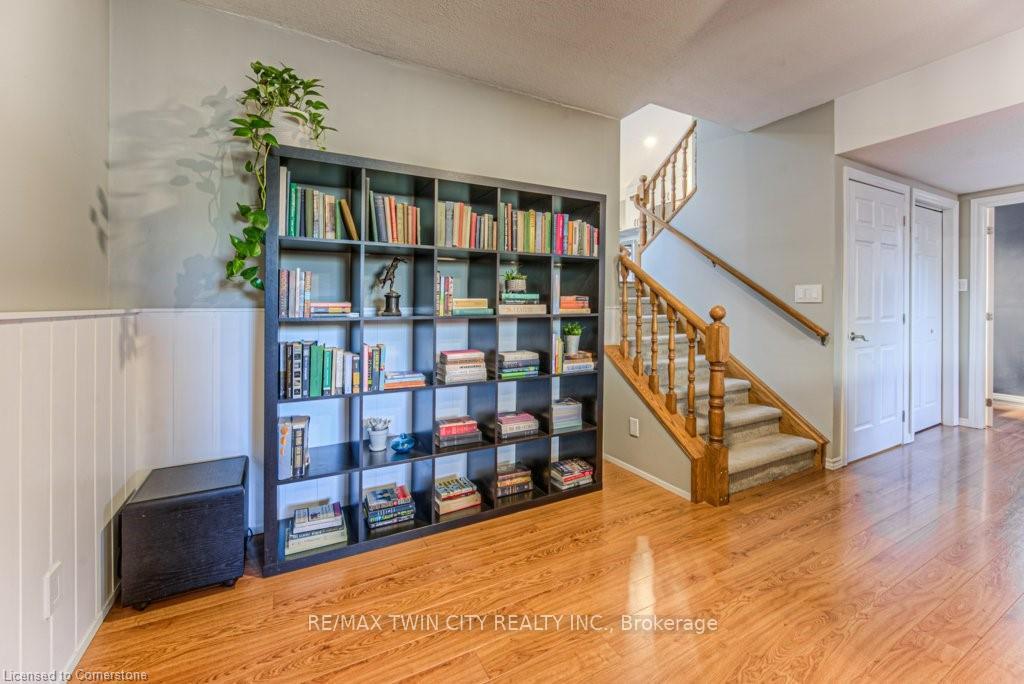 Photo 34 of 94 High Acres Crescent, Kitchener — HOMEH