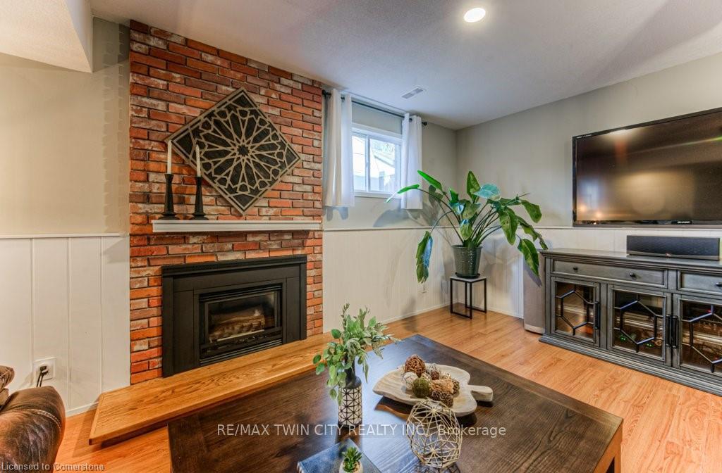 Photo 35 of 94 High Acres Crescent, Kitchener — HOMEH