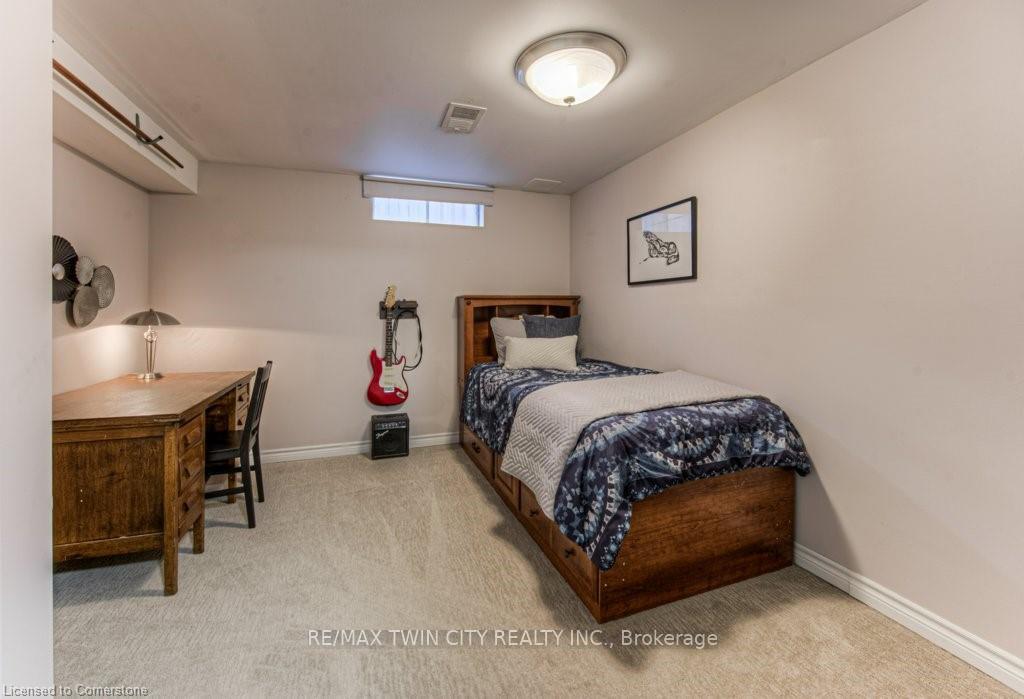 Photo 38 of 94 High Acres Crescent, Kitchener — HOMEH