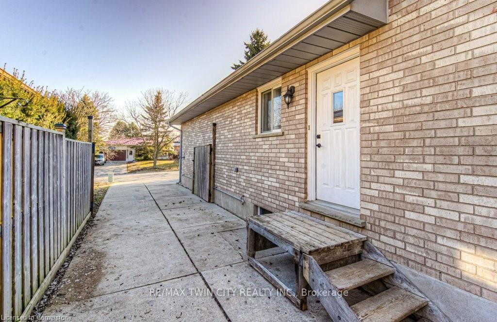 Photo 44 of 94 High Acres Crescent, Kitchener — HOMEH