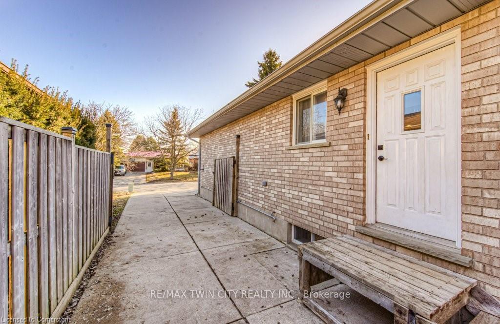 Photo 45 of 94 High Acres Crescent, Kitchener — HOMEH