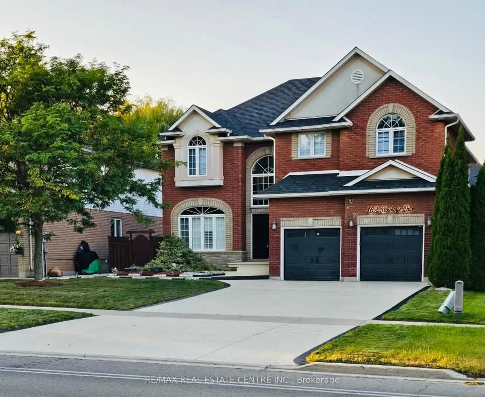 Photo 1 of 162 Stonehenge Drive, Hamilton, Ancaster — HOMEH