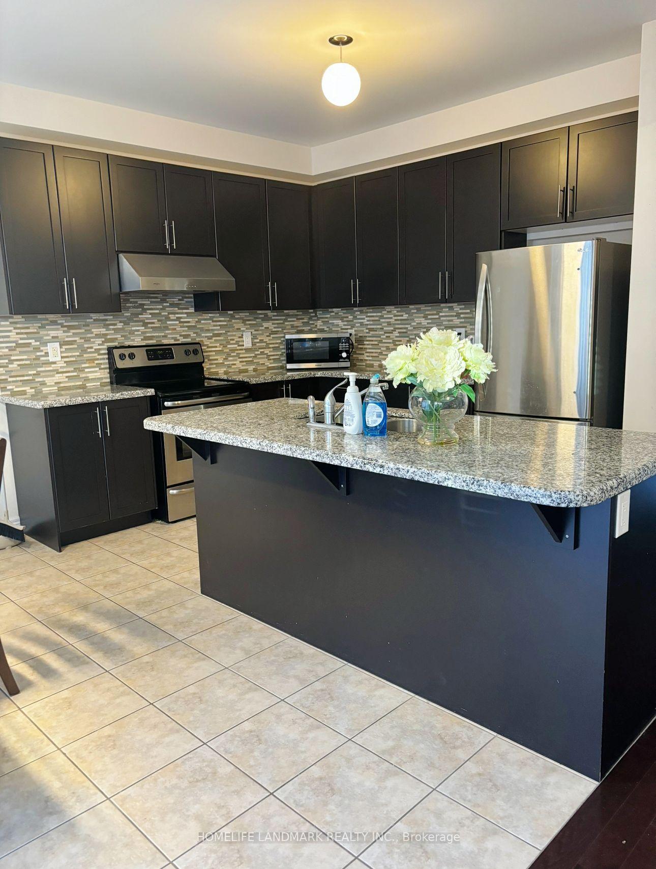 Photo 5 of 49 Holst Avenue, Markham, Berczy — HOMEH