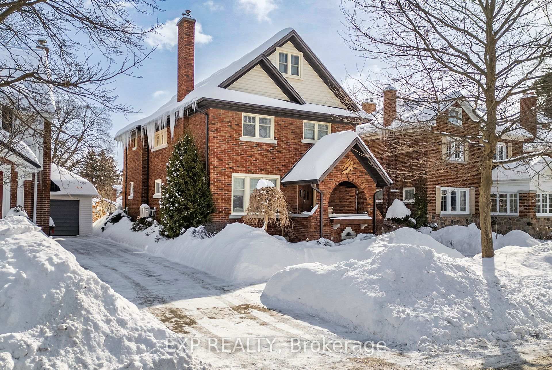 Front of 77 Borden Avenue N
