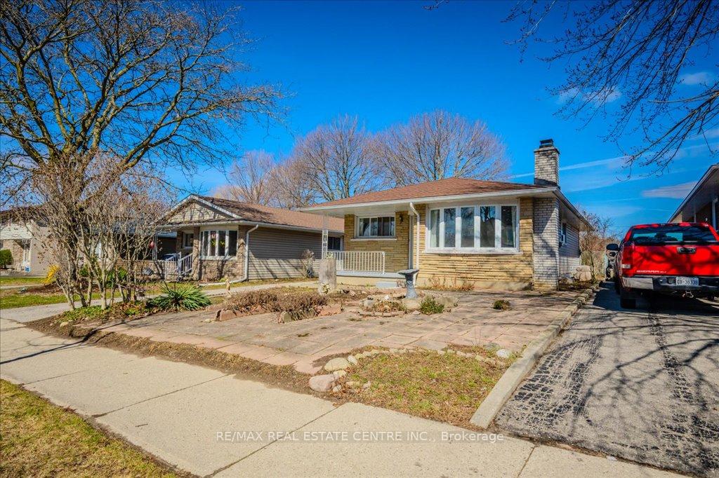 Photo 2 of 34 Shea Crescent, Kitchener — HOMEH
