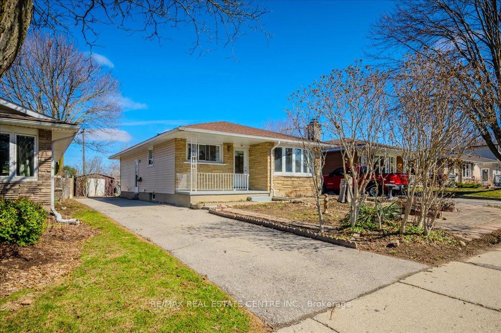 Photo 3 of 34 Shea Crescent, Kitchener — HOMEH