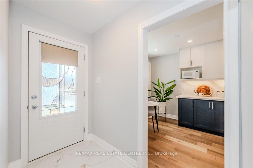Photo 5 of 34 Shea Crescent, Kitchener — HOMEH