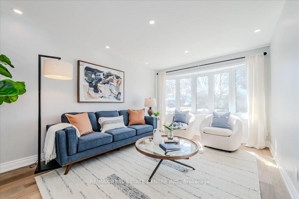 Photo 7 of 34 Shea Crescent, Kitchener — HOMEH