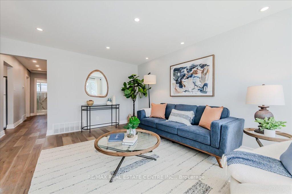 Photo 9 of 34 Shea Crescent, Kitchener — HOMEH