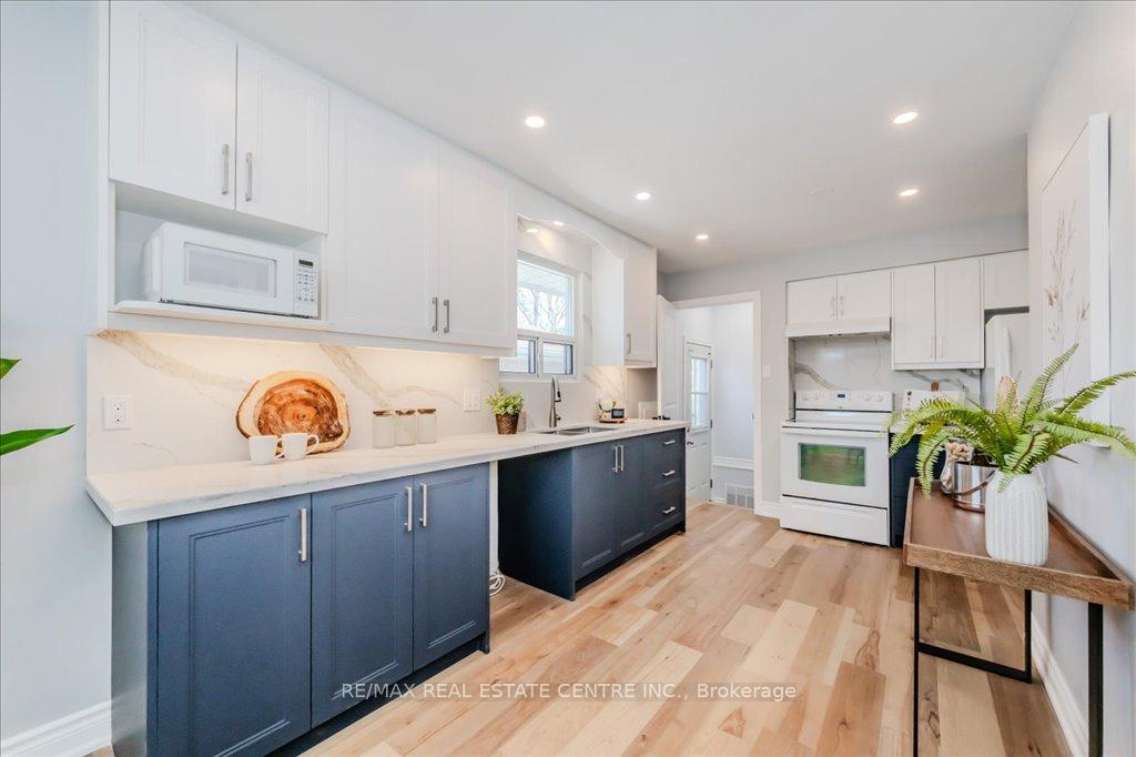Photo 11 of 34 Shea Crescent, Kitchener — HOMEH