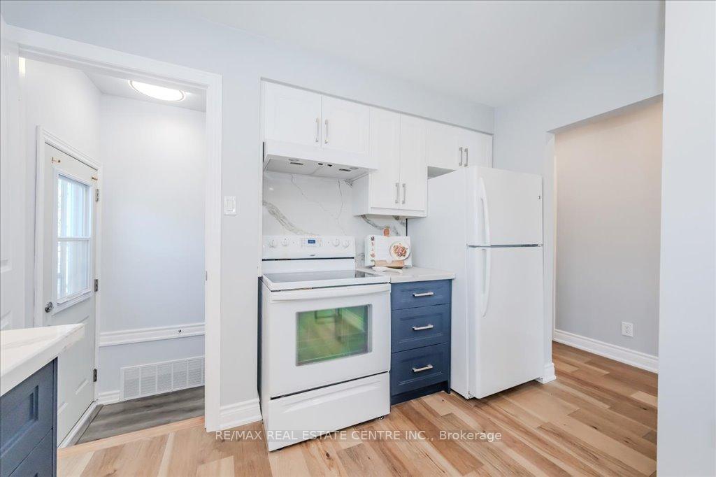 Photo 13 of 34 Shea Crescent, Kitchener — HOMEH