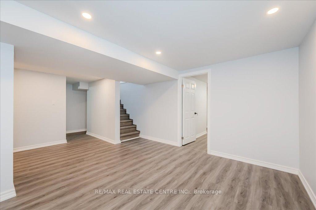 Photo 24 of 34 Shea Crescent, Kitchener — HOMEH