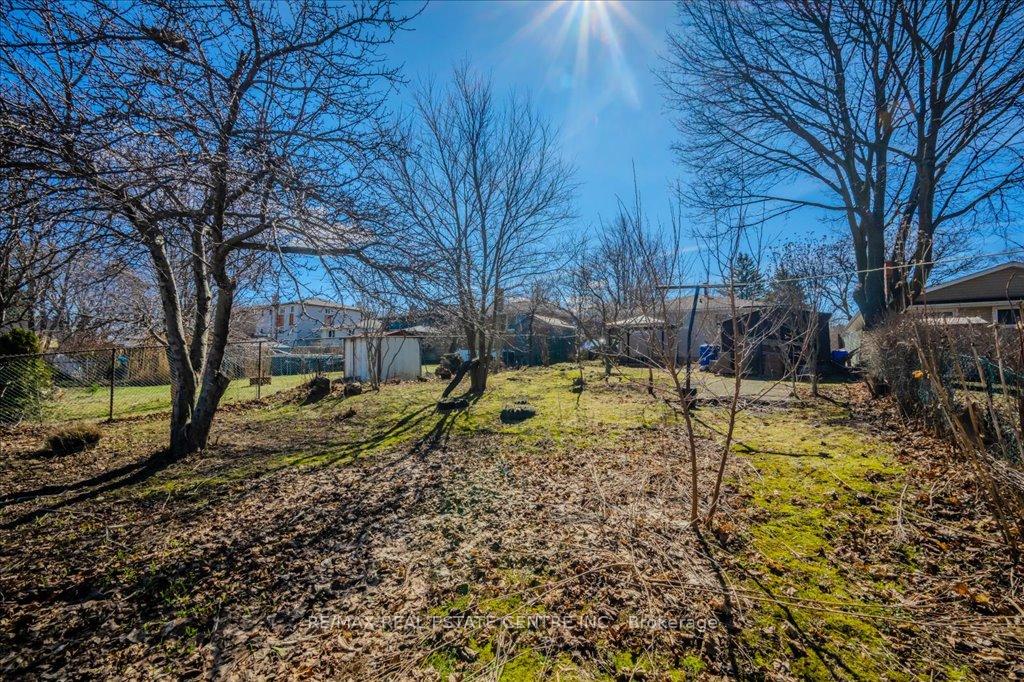 Photo 30 of 34 Shea Crescent, Kitchener — HOMEH