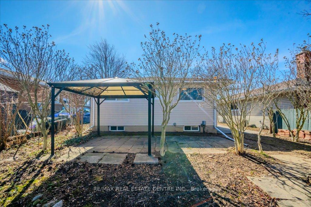 Photo 32 of 34 Shea Crescent, Kitchener — HOMEH