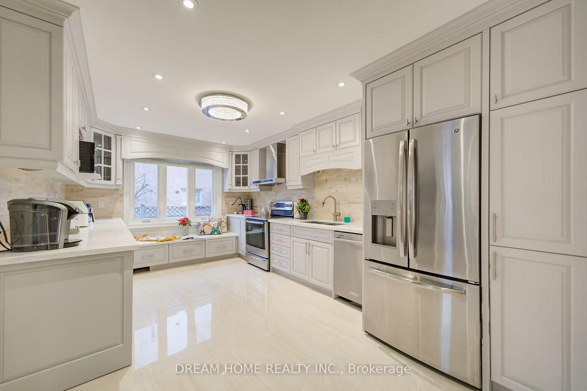Photo 7 of Unit Room C, 3 Moses Crescent, Markham, Cachet — HOMEH